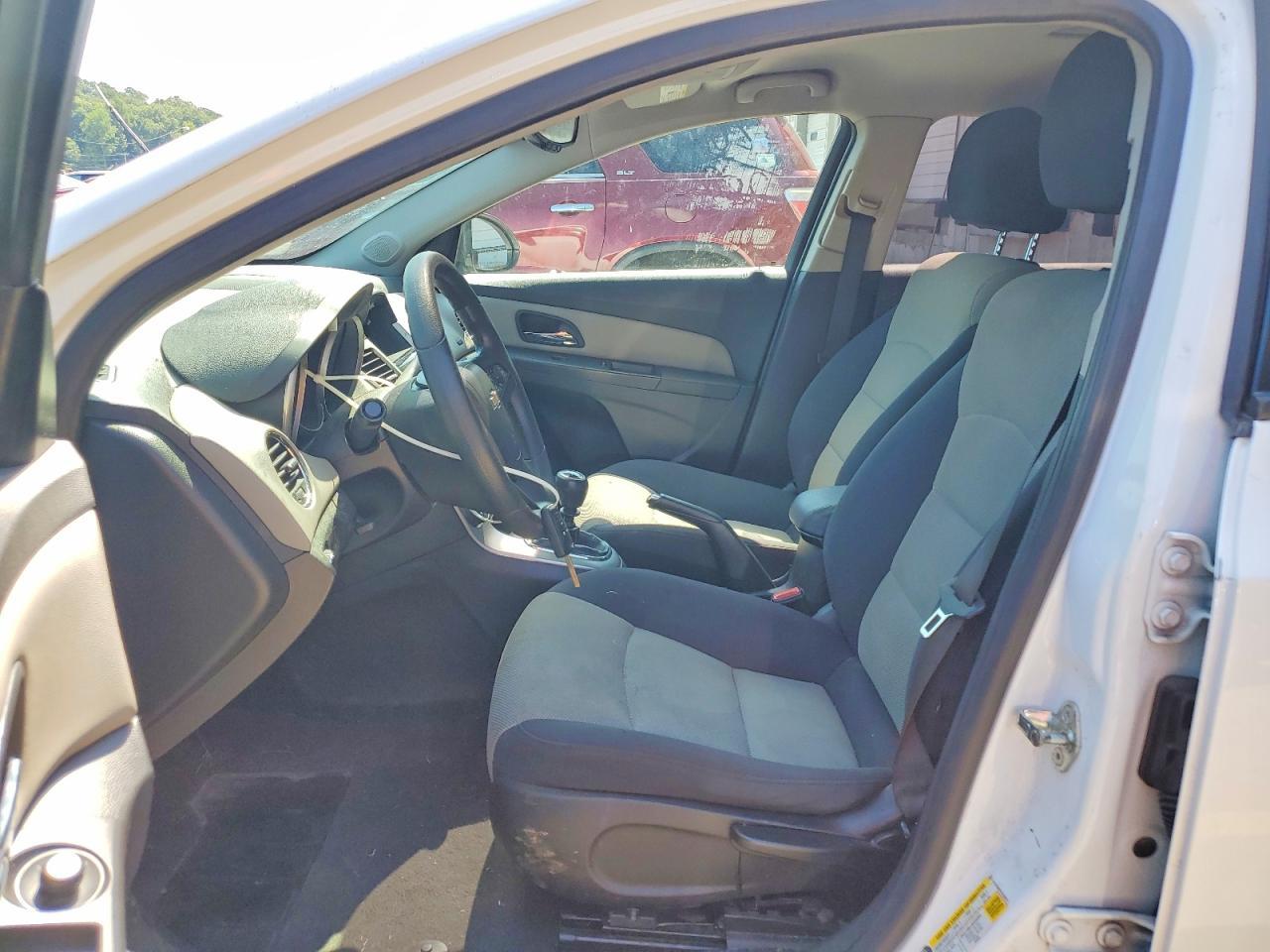 2016 Chevrolet Cruze Limited L - Image 7