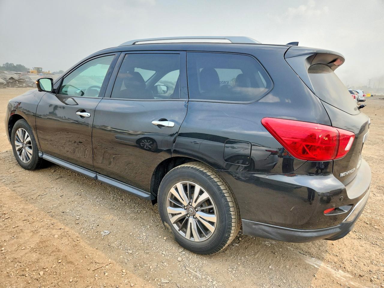 2019 Nissan Pathfinder Sl - Image 2