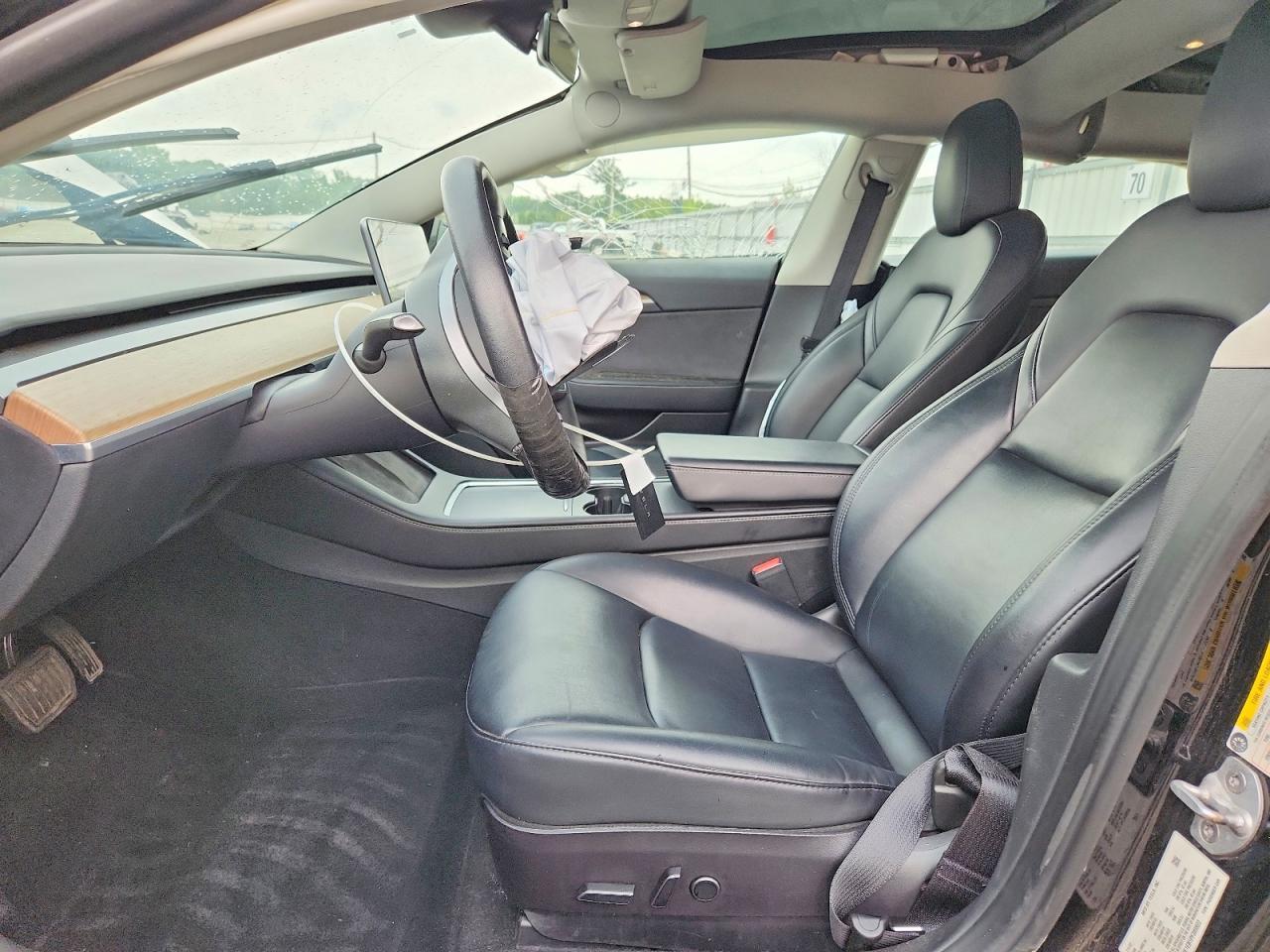 2023 Tesla Model 3 - Фото 7