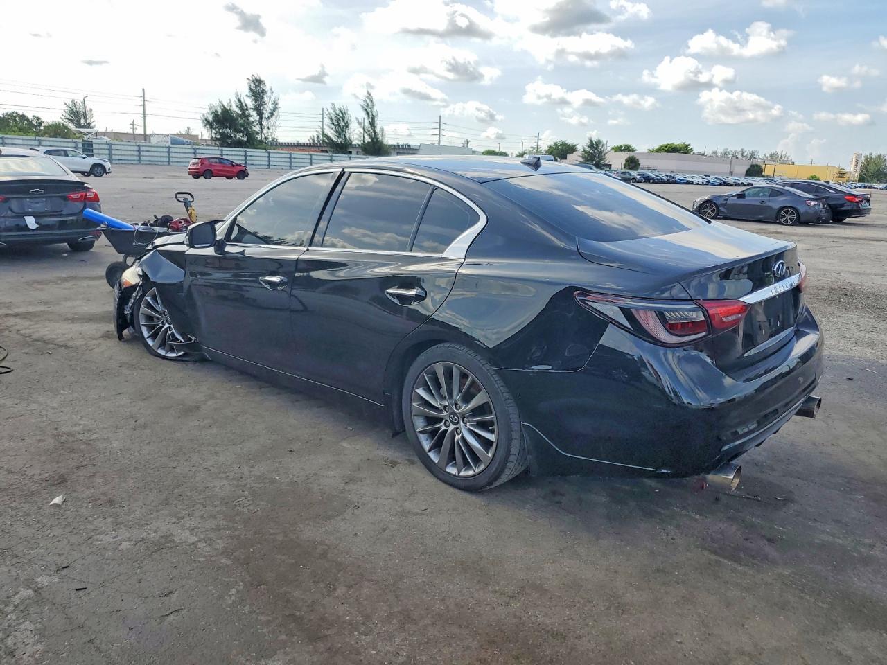 2019 Infiniti Q50 3.0T Luxe - Фото 2