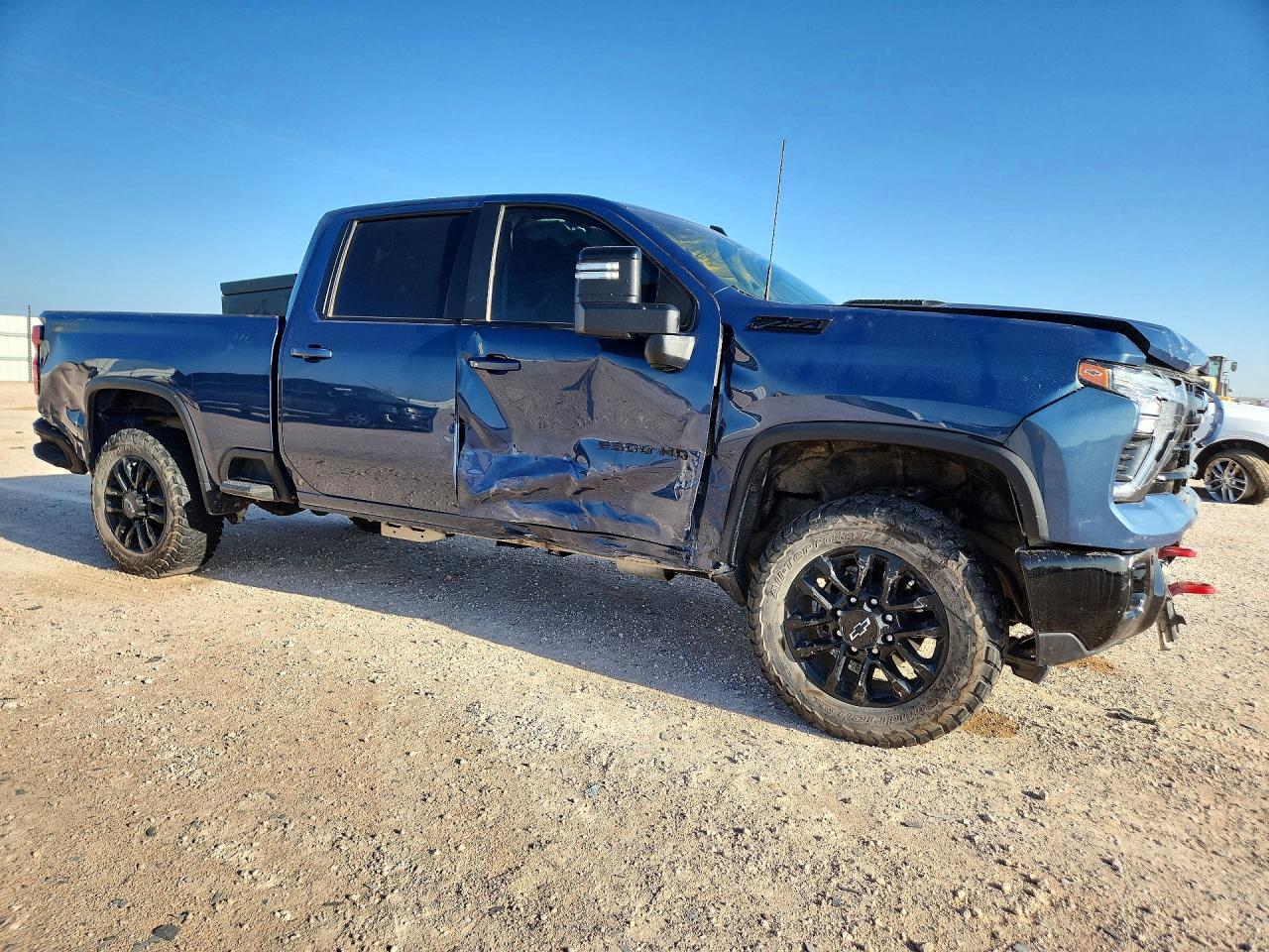 2025 Chevrolet Silverado K2500 Heavy Duty Lt - Image 4