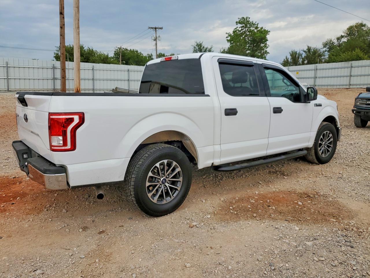 2017 Ford F150 Supercrew - Фото 3