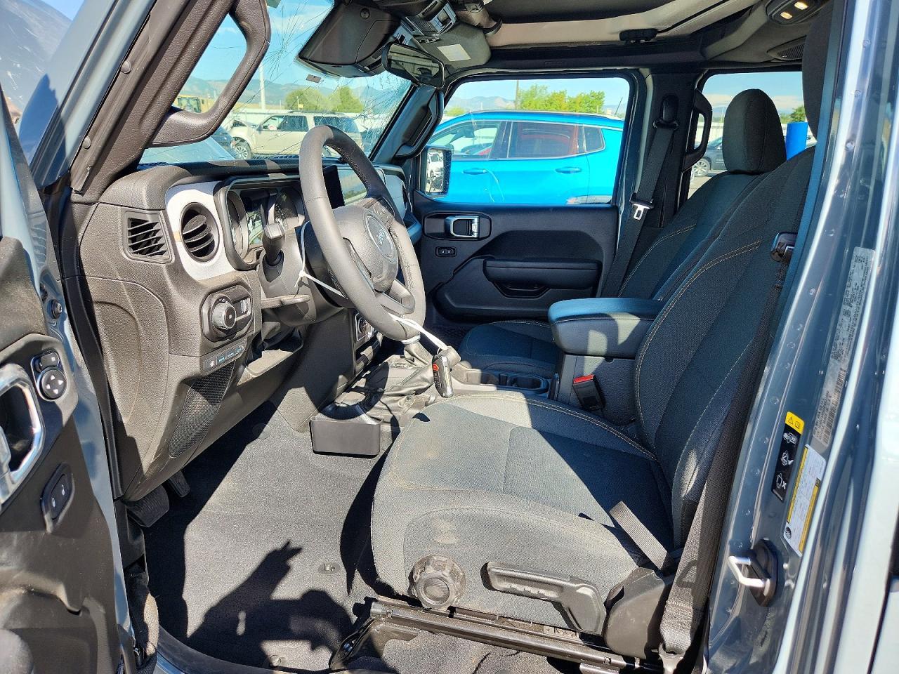 2025 Jeep Wrangler Sport 4Xe - Фото 7