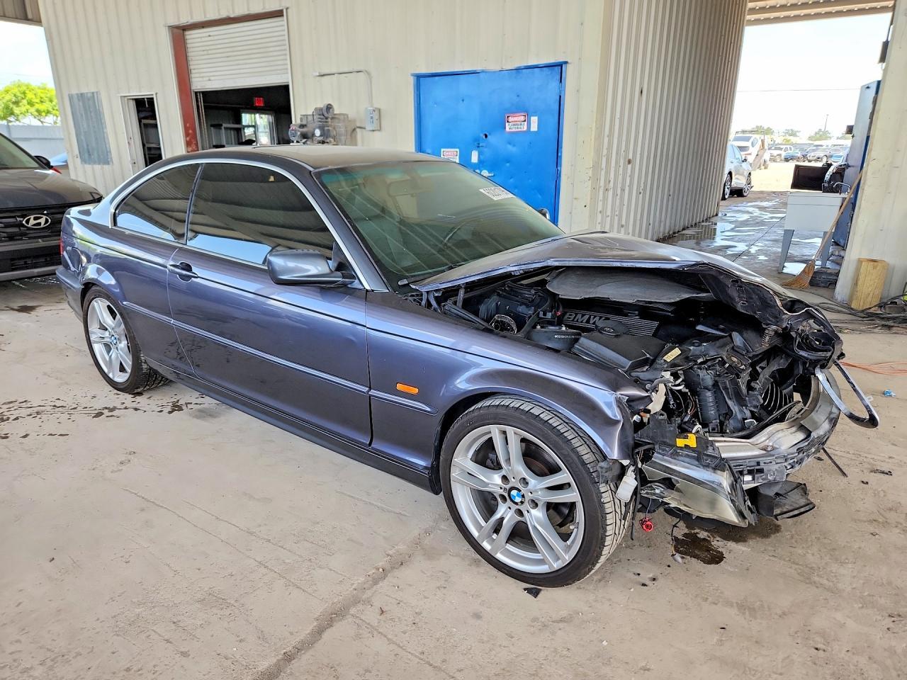 2002 BMW 325 - Image 4