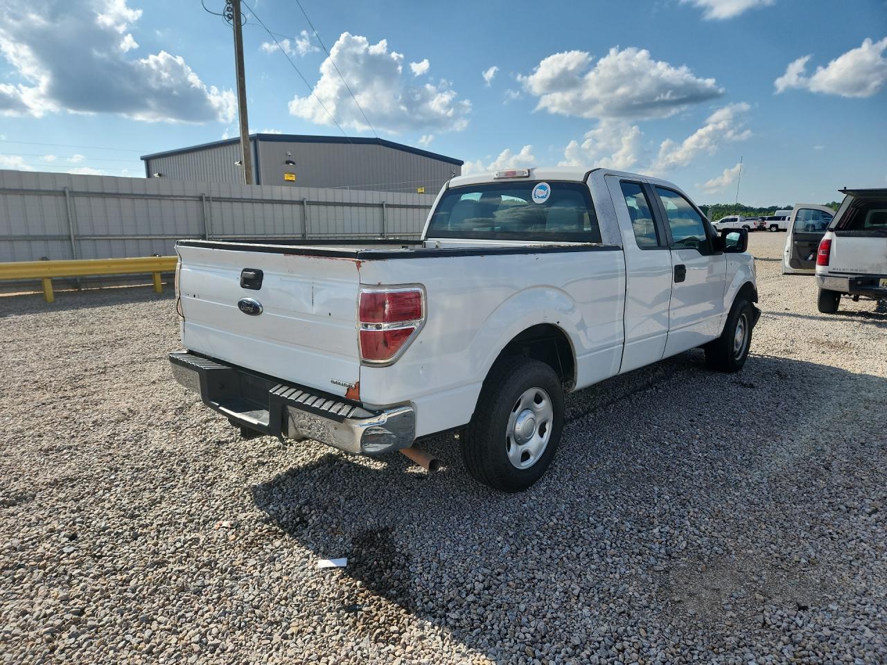 2013 Ford F150 Super Cab - Фото 3