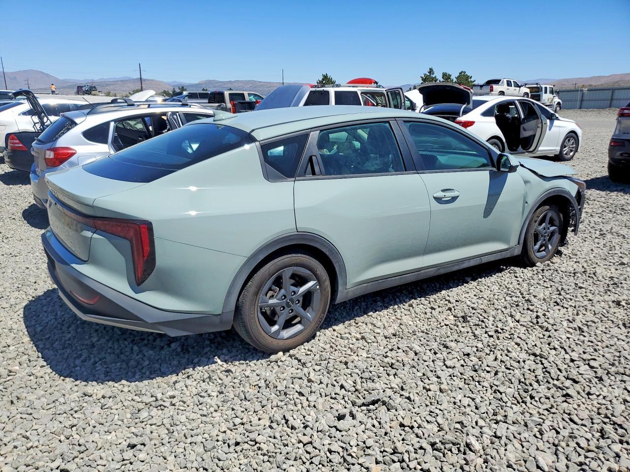 2025 Kia K4 Lxs - Image 3