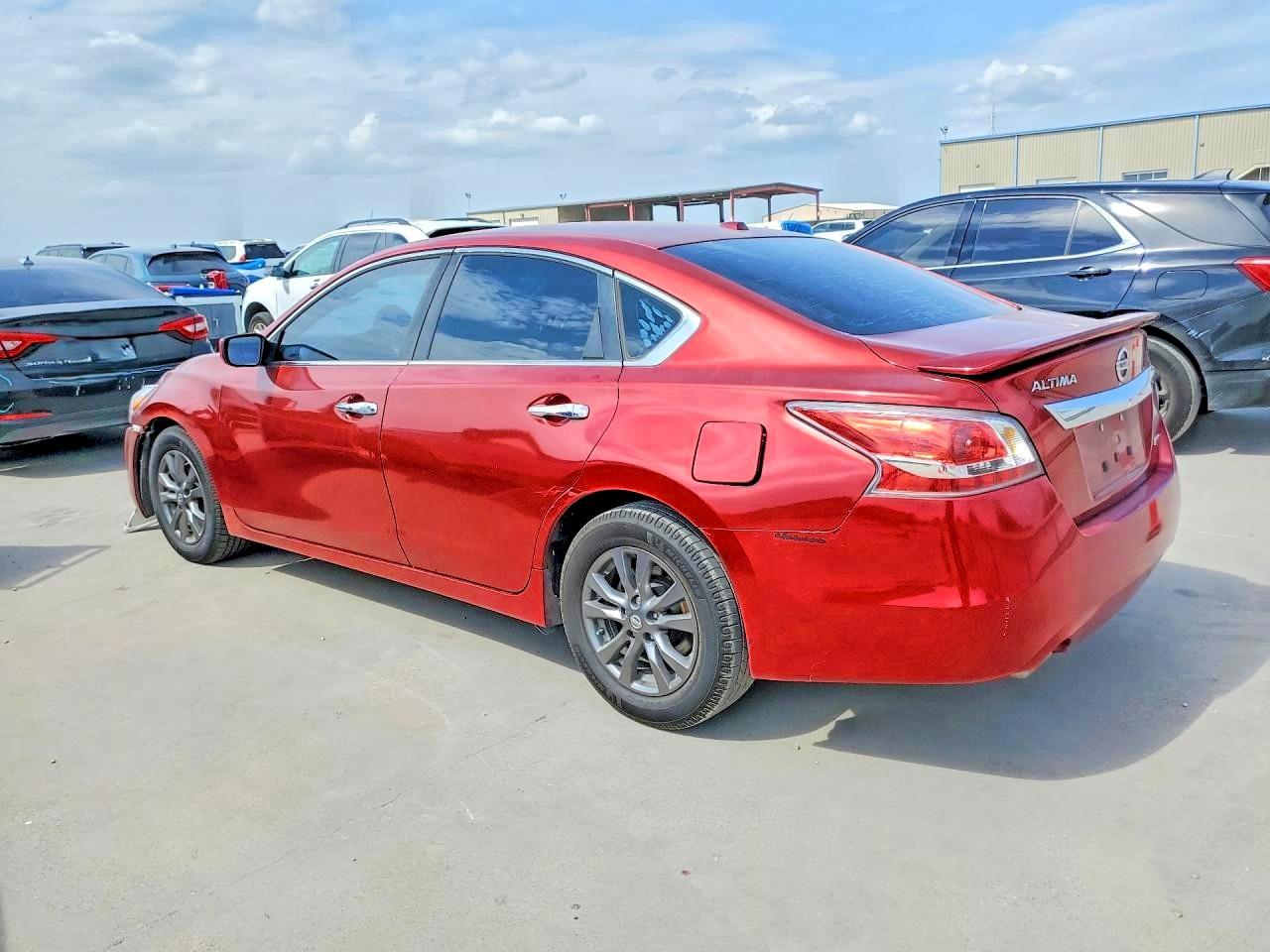 2015 Nissan Altima 2.5 S - Фото 2