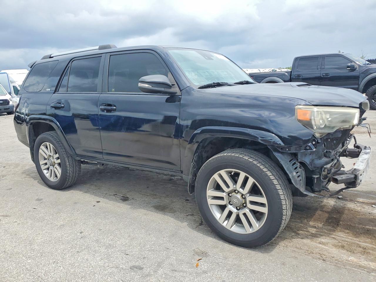 2020 Toyota 4Runner Sr5 - Image 4