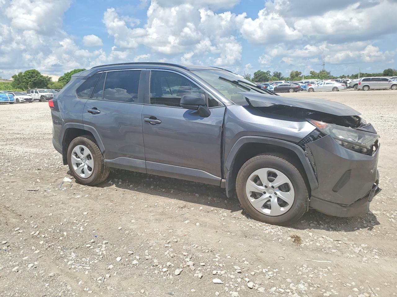 2019 Toyota Rav4 Le - Image 4