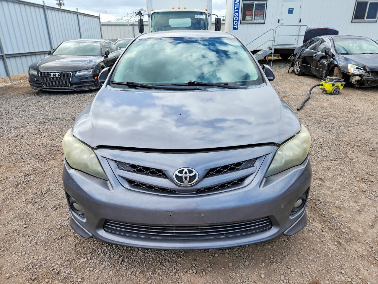 2013 Toyota Corolla L - Фото 5