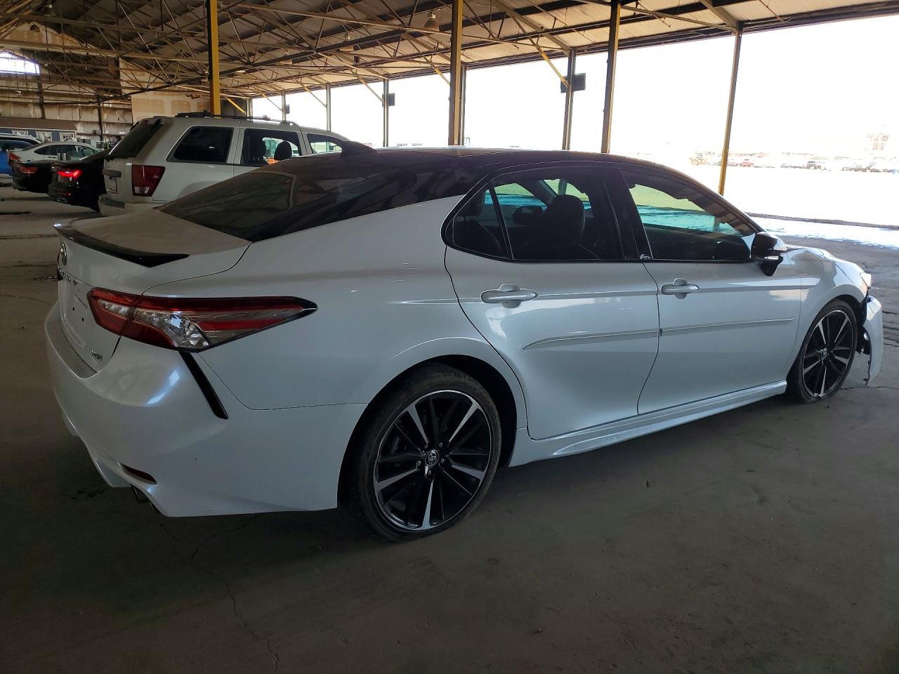 2020 Toyota Camry Xse - Image 3