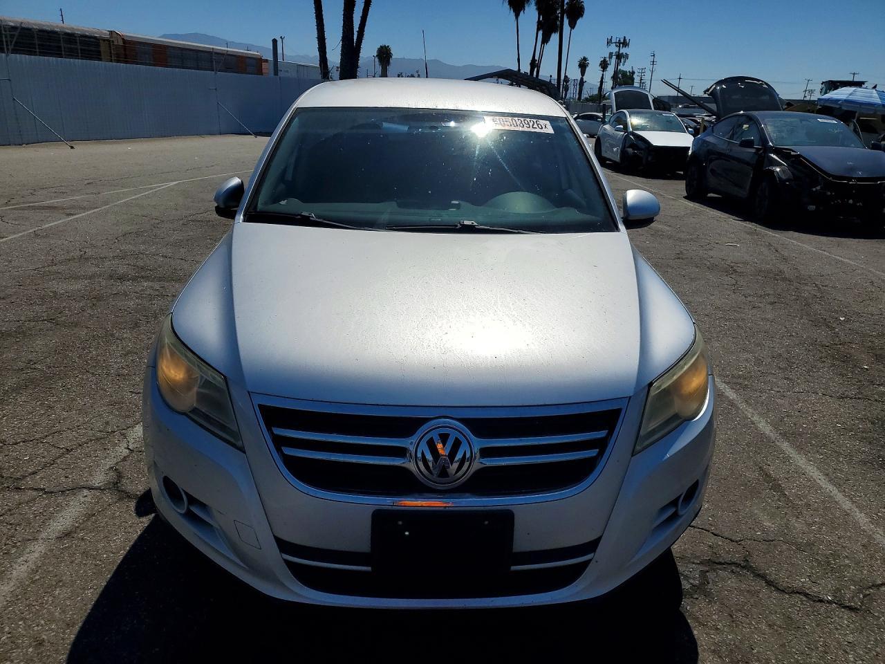 2011 Volkswagen Tiguan S - Image 5