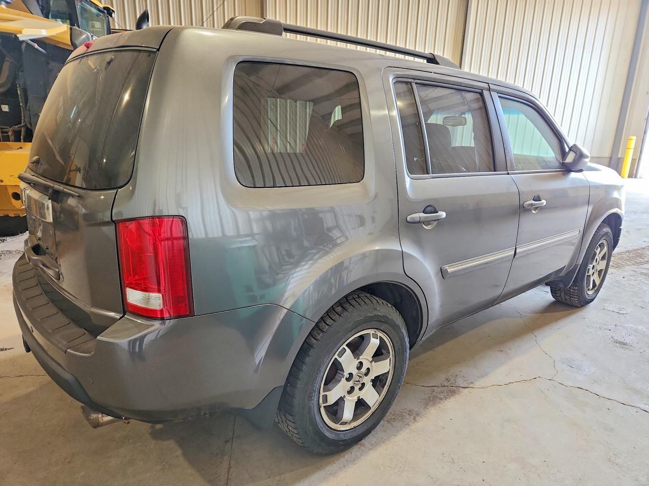 2011 Honda Pilot Touring - Image 3