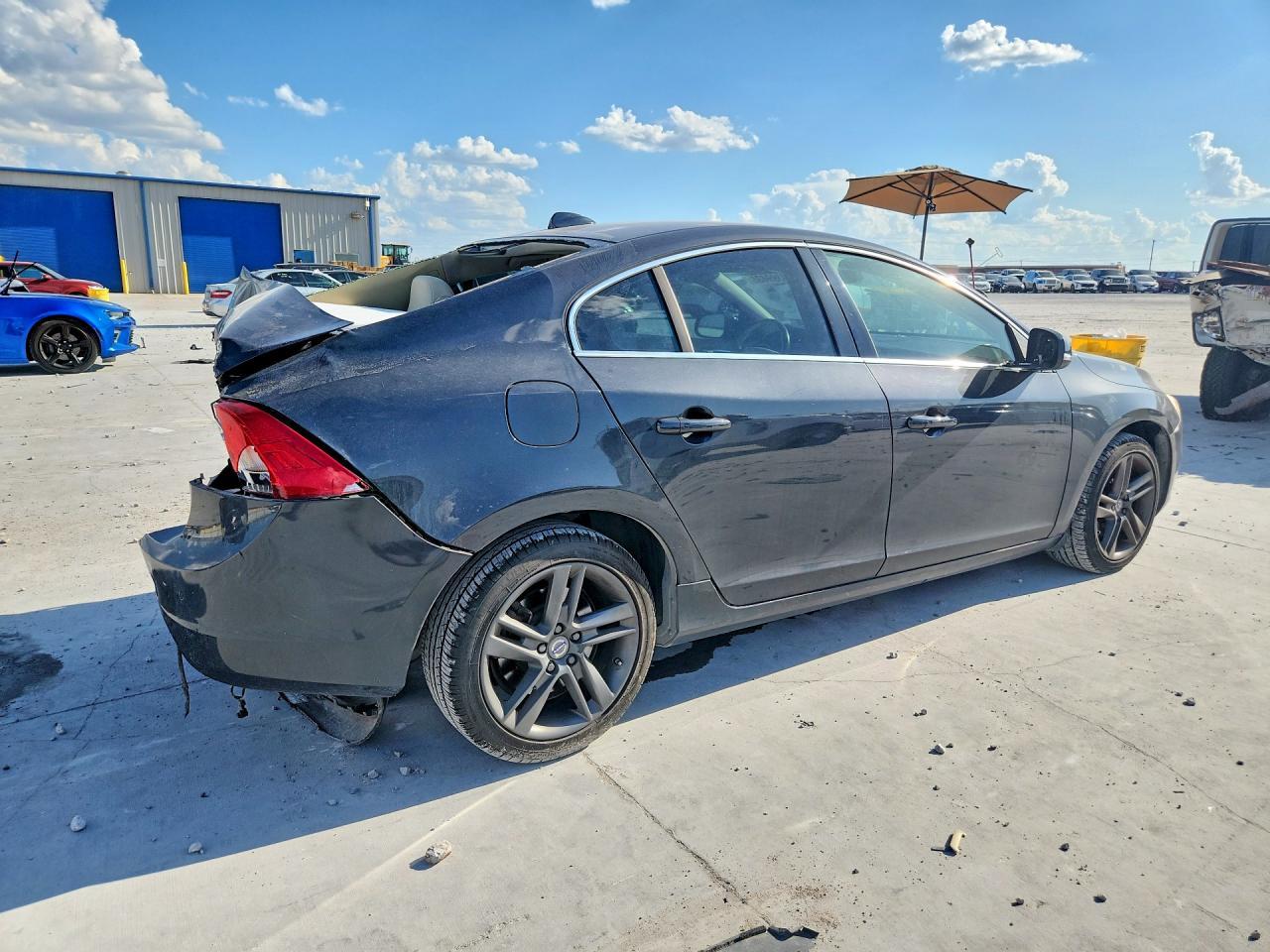 2015 Volvo S60 Platinum - Image 3