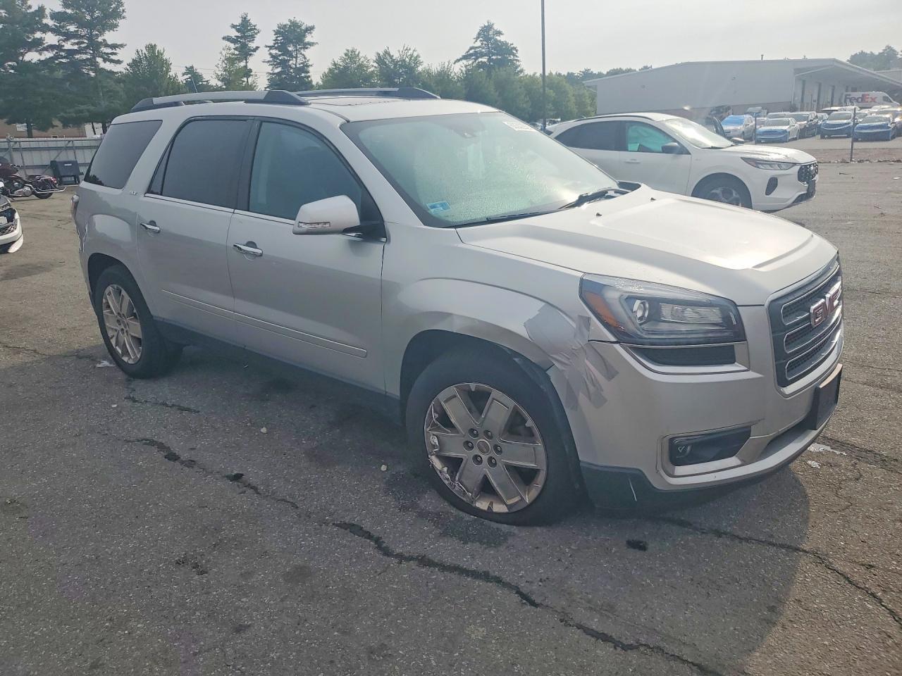 2017 GMC Acadia Limited Slt-2 - Image 4