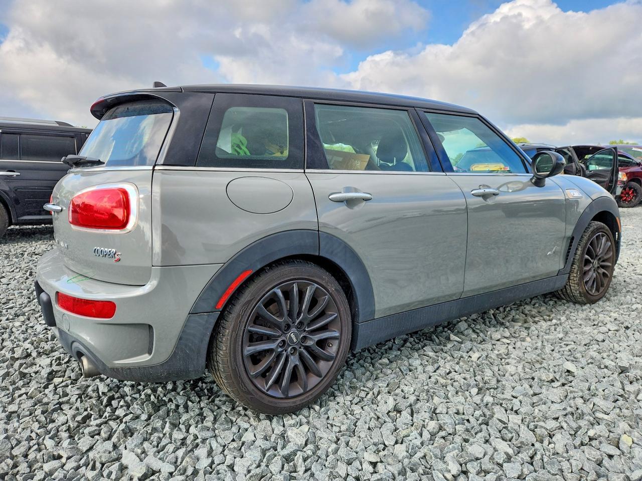 2017 Mini Cooper S Clubman All4 - Image 3