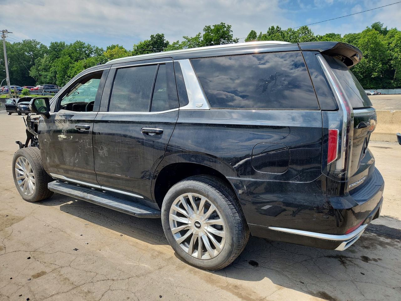 2022 Cadillac Escalade Premium Luxury - Image 2