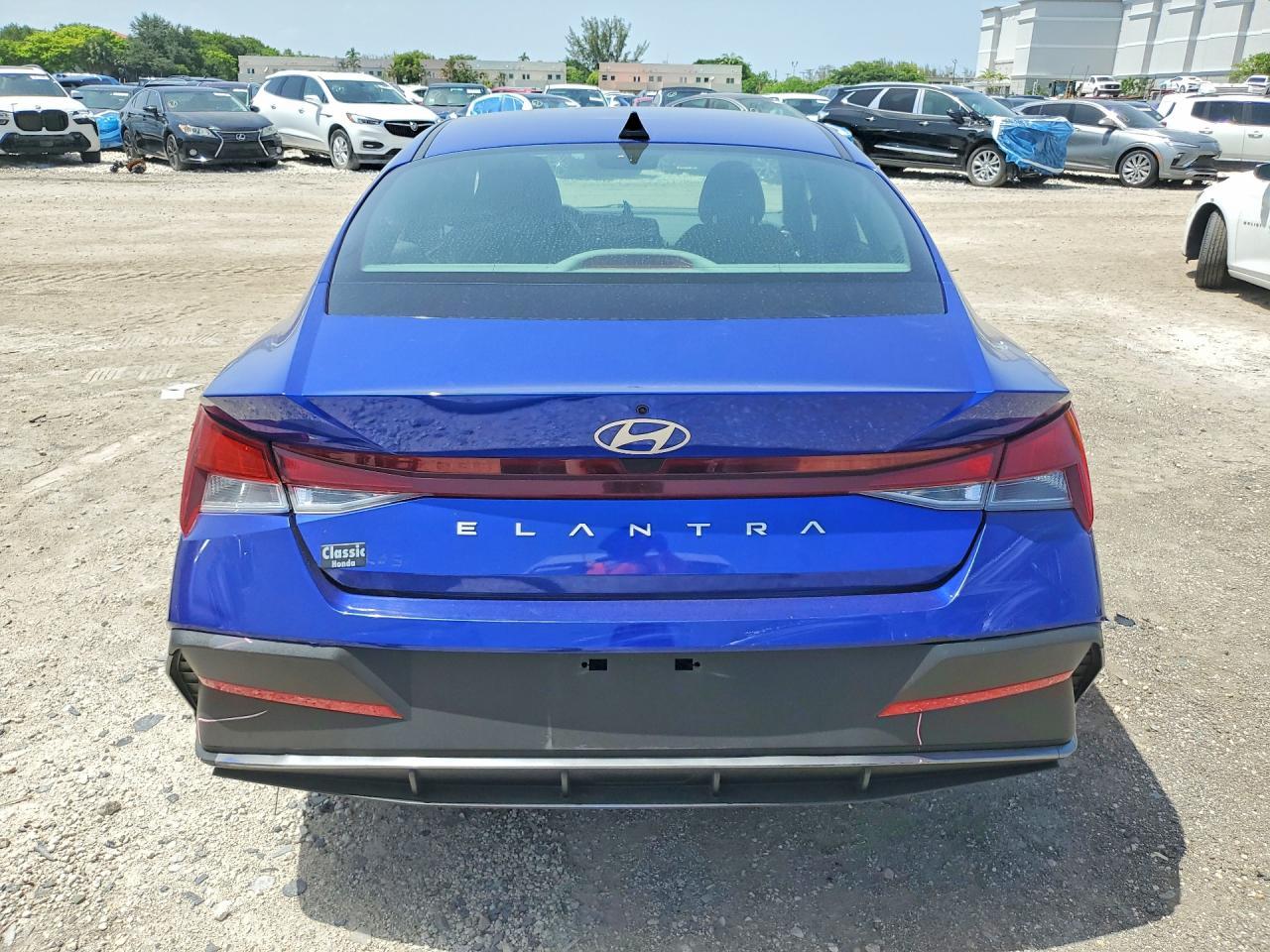 2024 Hyundai Elantra Se - Фото 6