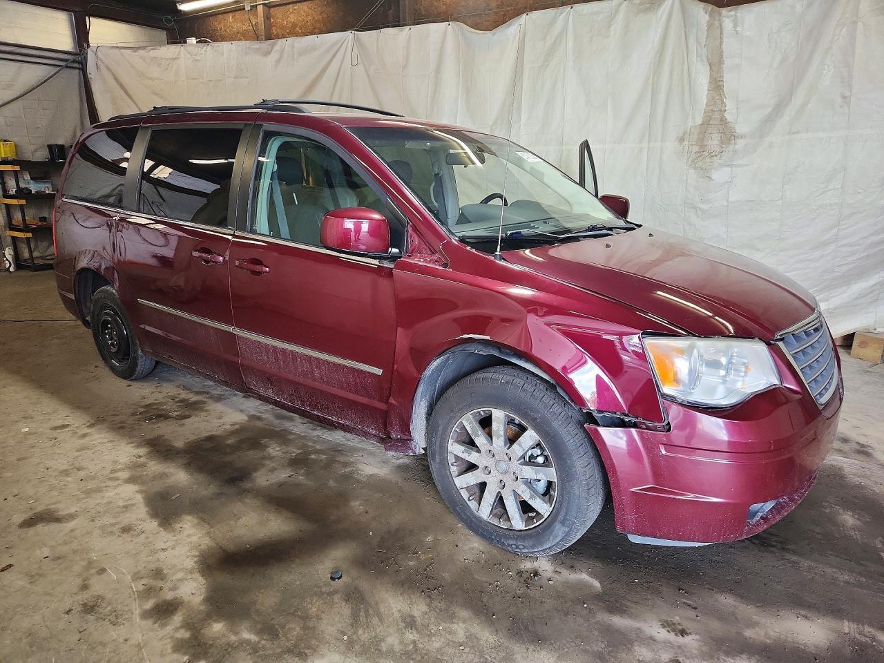 2009 Chrysler Town & Country Touring - Фото 4