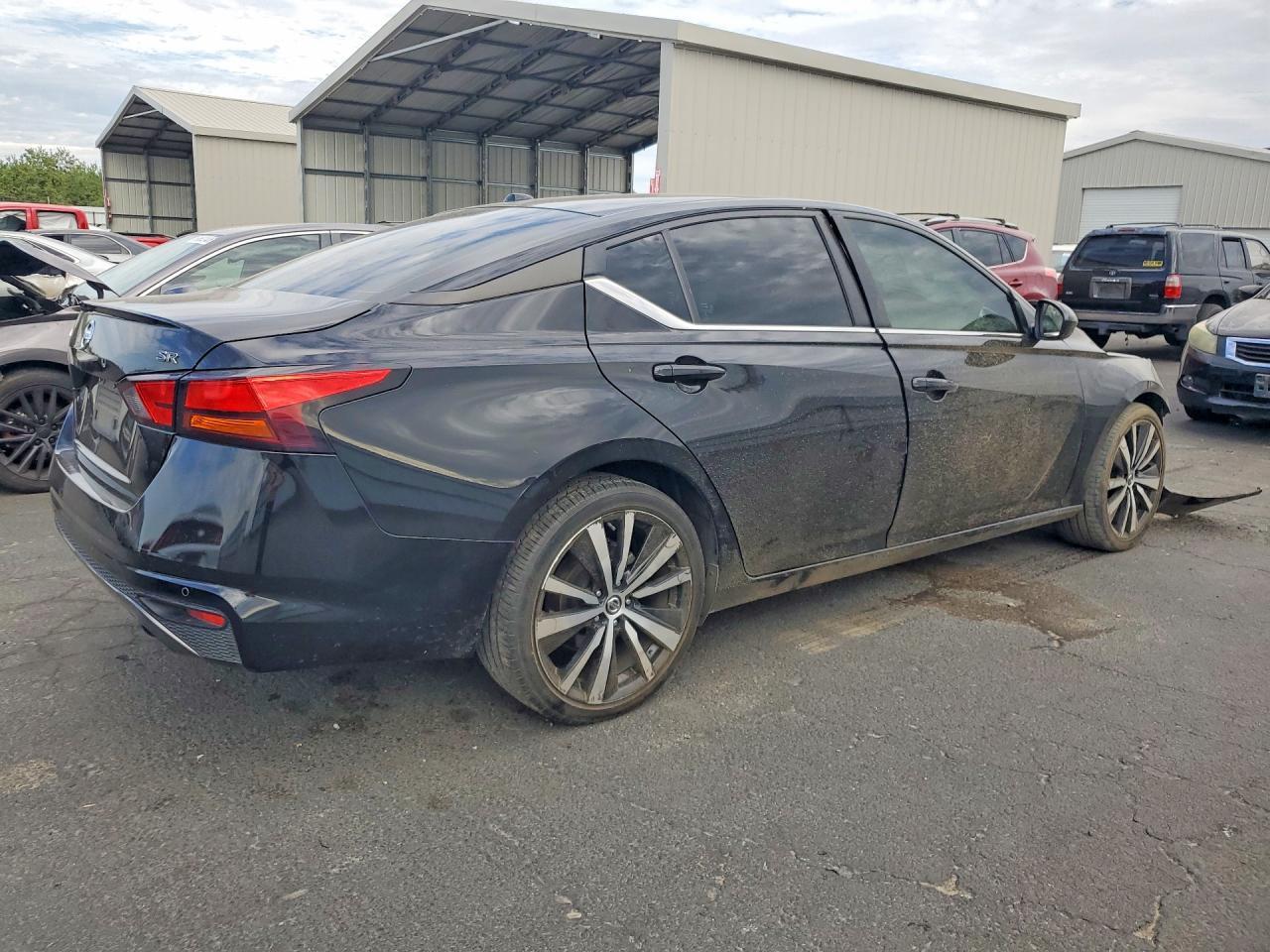 2022 Nissan Altima Sr - Фото 3