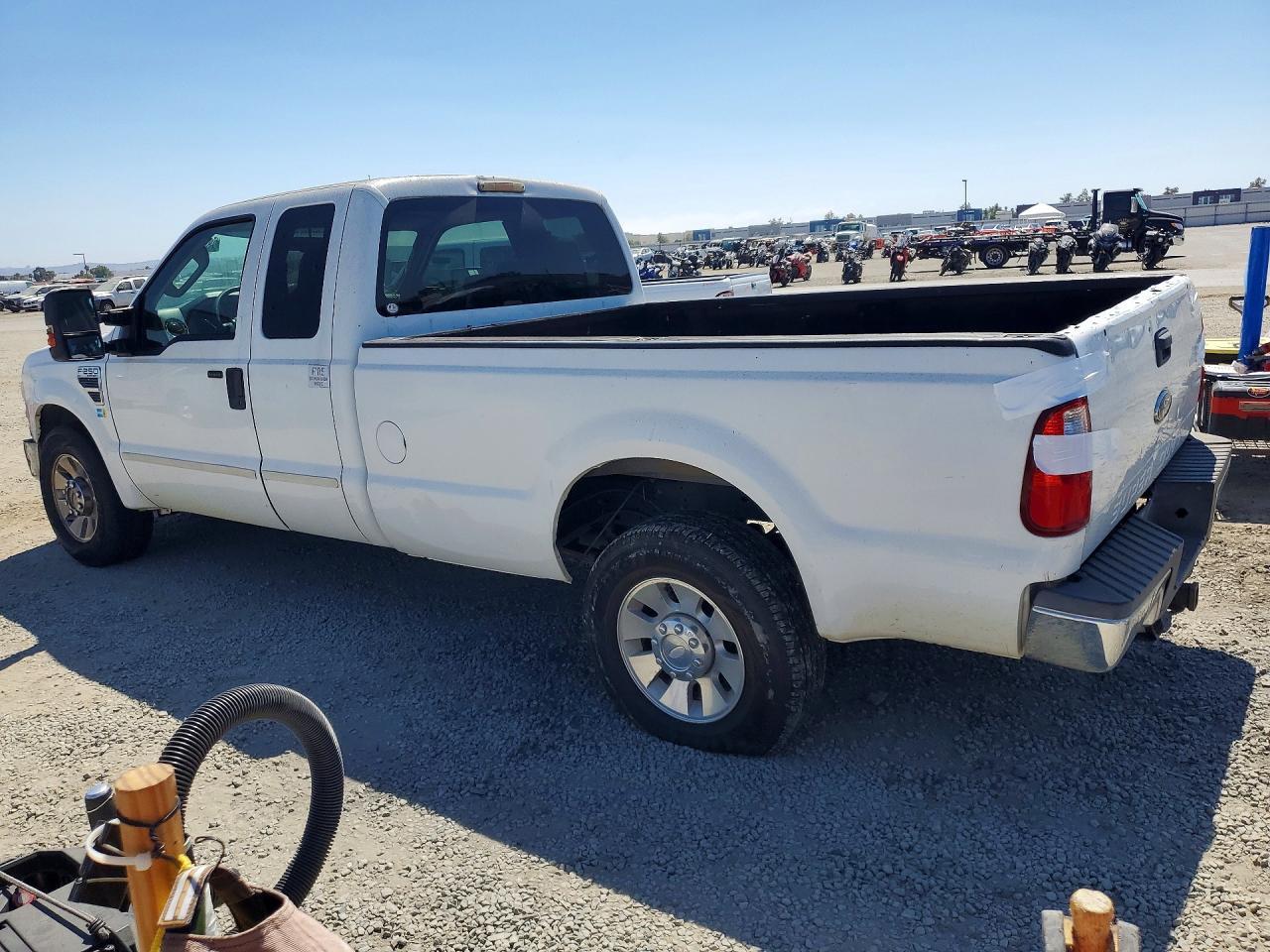 2009 Ford F250 Super Duty - Image 2