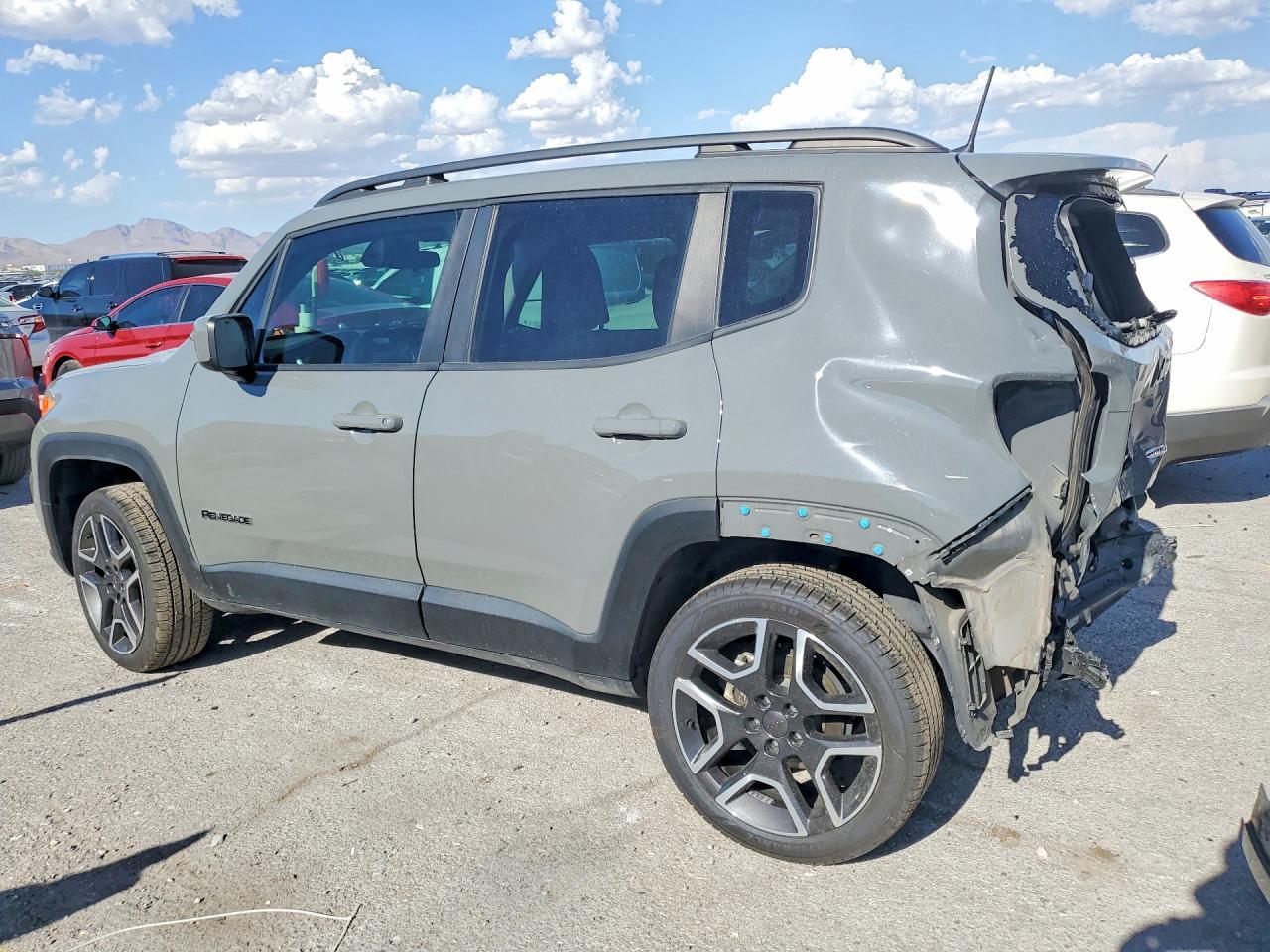 2020 Jeep Renegade Latitude - Image 2