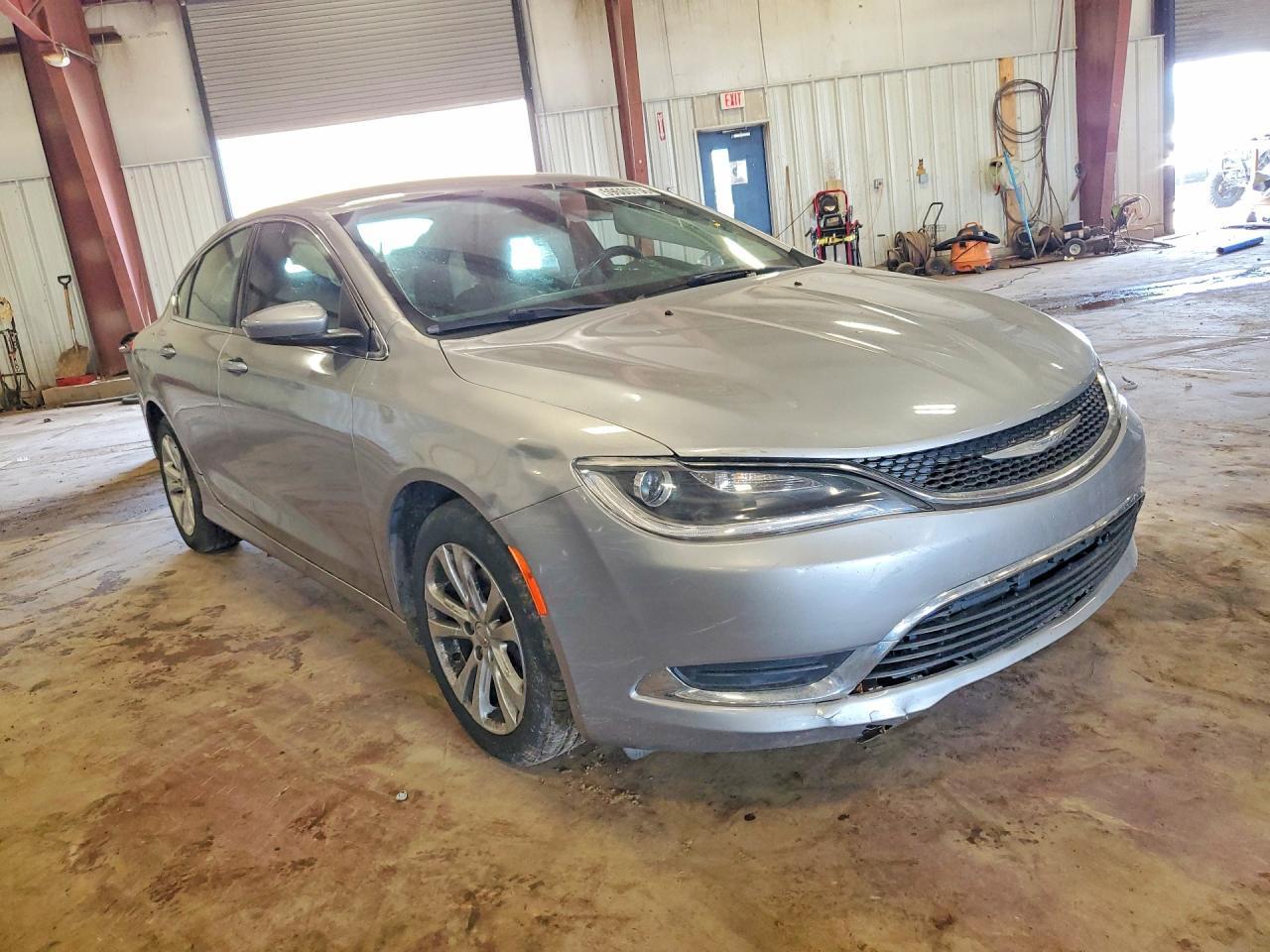 2015 Chrysler 200 Limited - Image 4