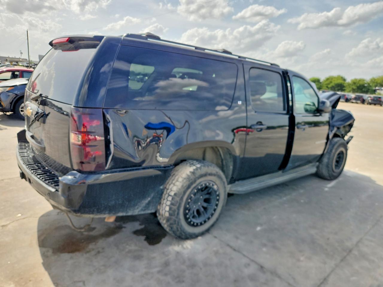 2013 Chevrolet Suburban K1500 Lt - Фото 3