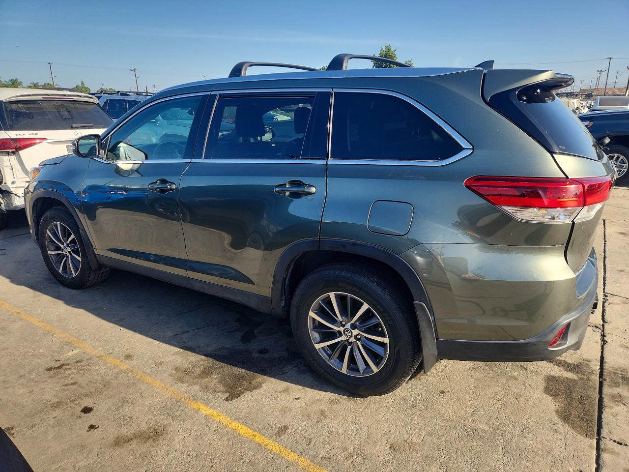 2019 Toyota Highlander Xle - Фото 2