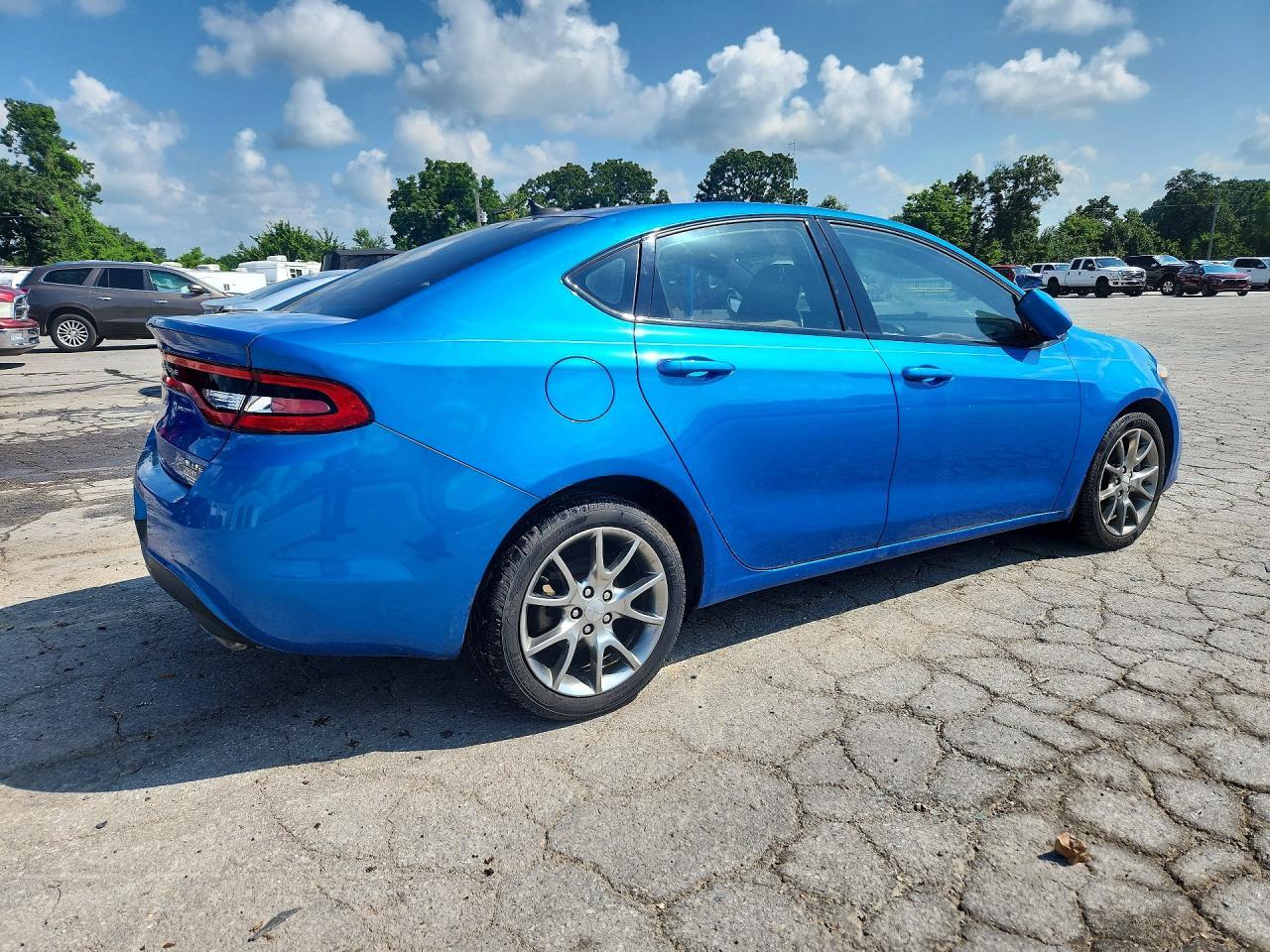 2015 Dodge Dart Sxt - Image 3