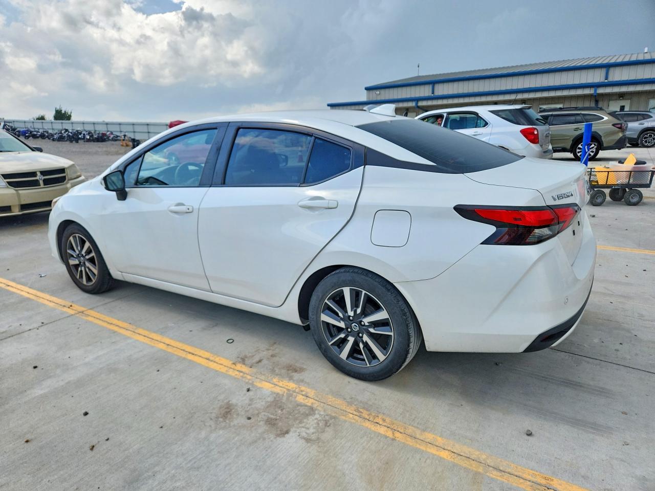 2021 Nissan Versa Sv - Фото 2