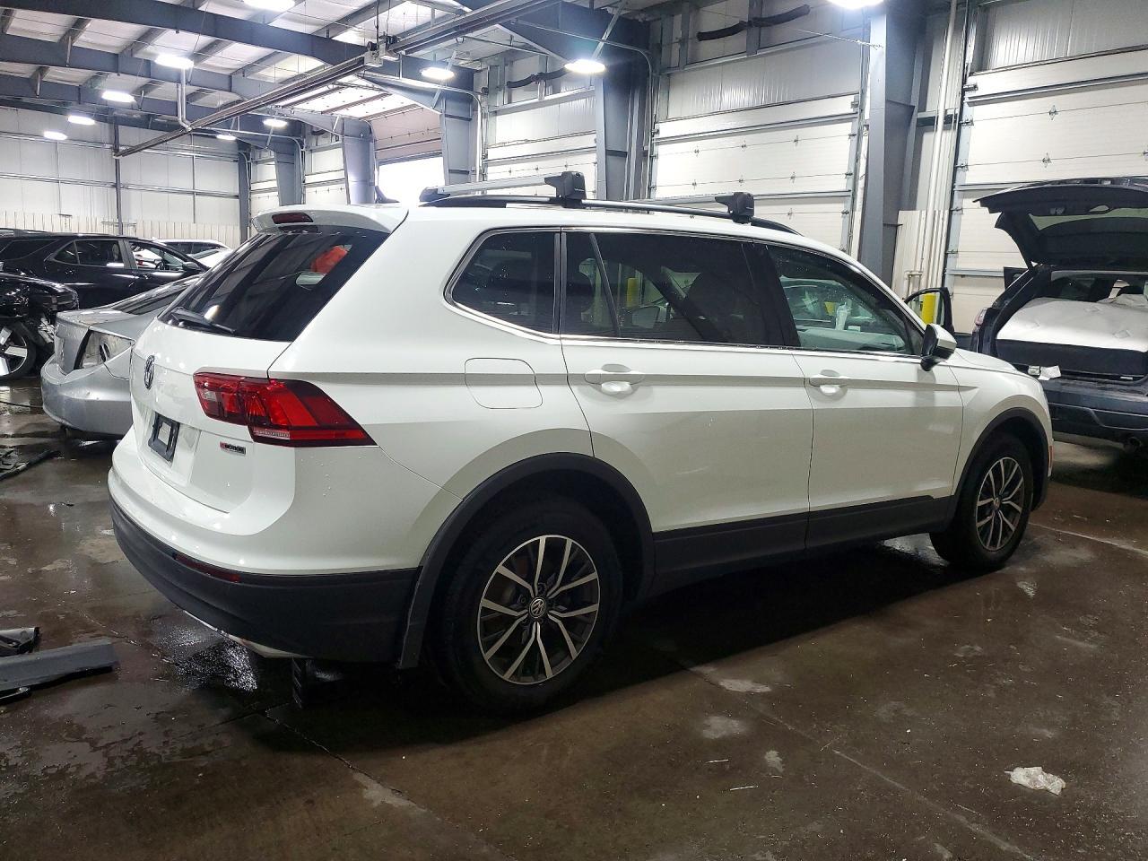 2019 Volkswagen Tiguan Se - Фото 3