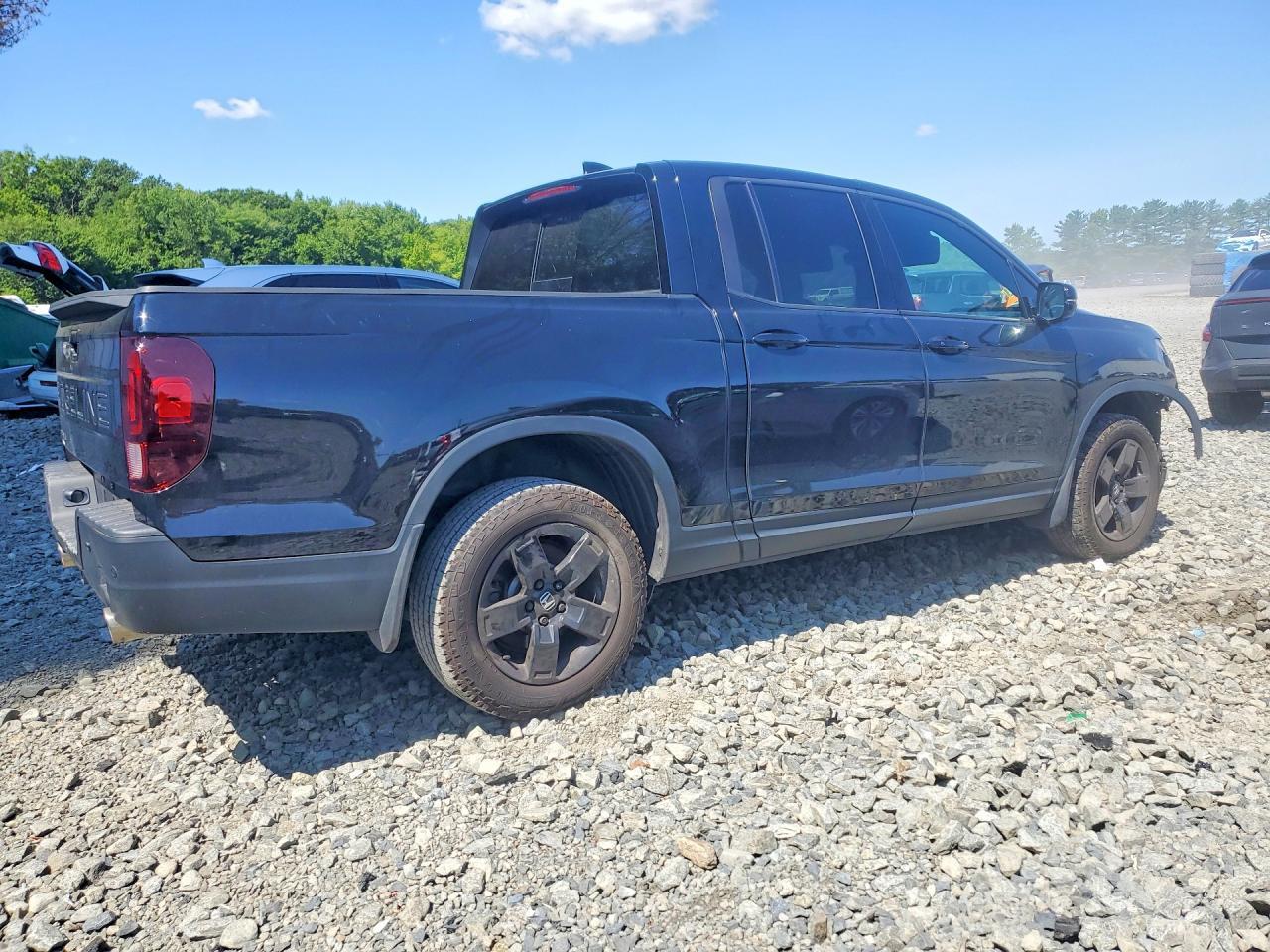 2024 Honda Ridgeline Black Edition - Image 3
