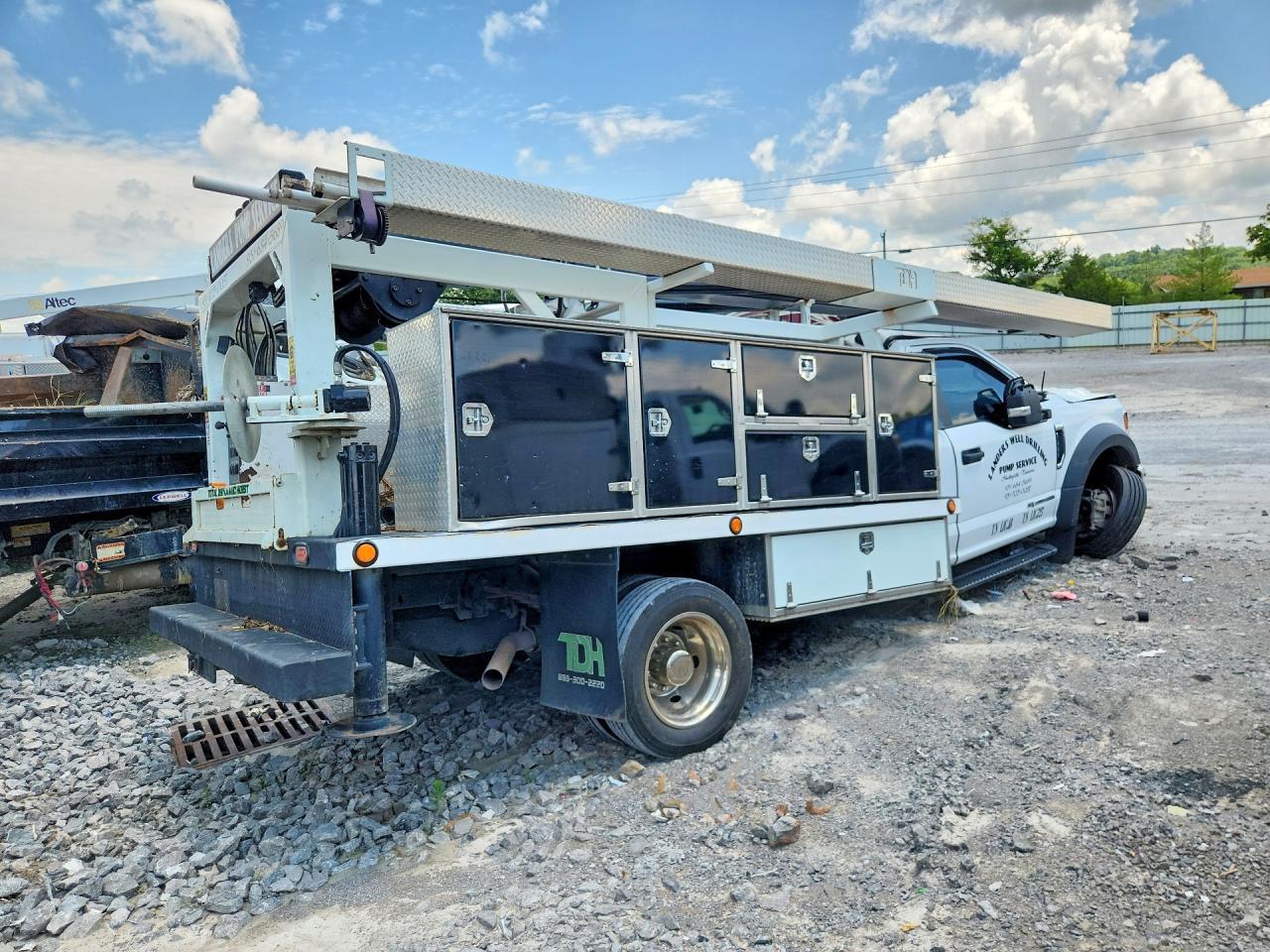 2020 Ford F550 Super Duty Utility / Service Truck - Image 3