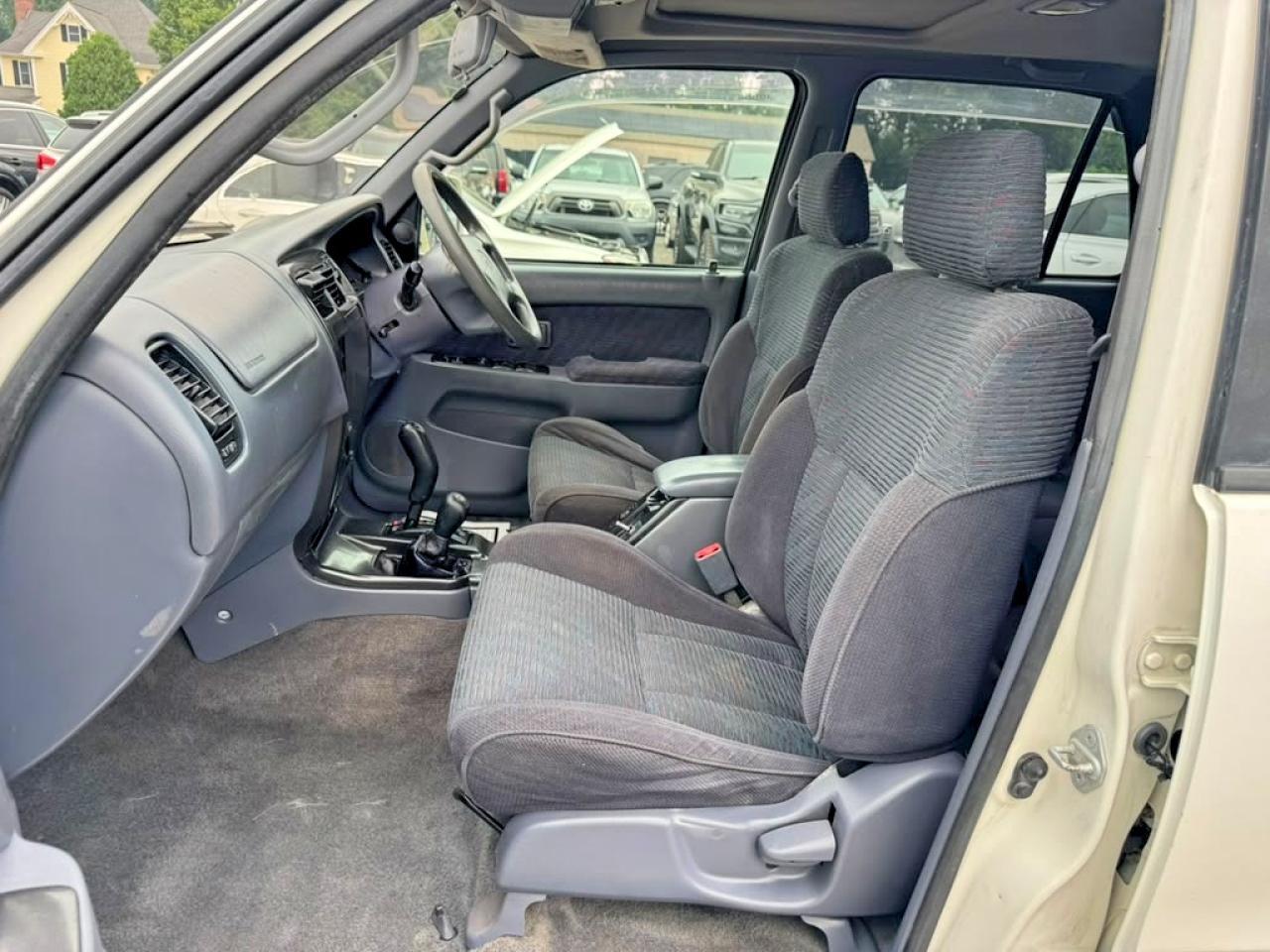 1998 Toyota Hilux Limited - Image 7