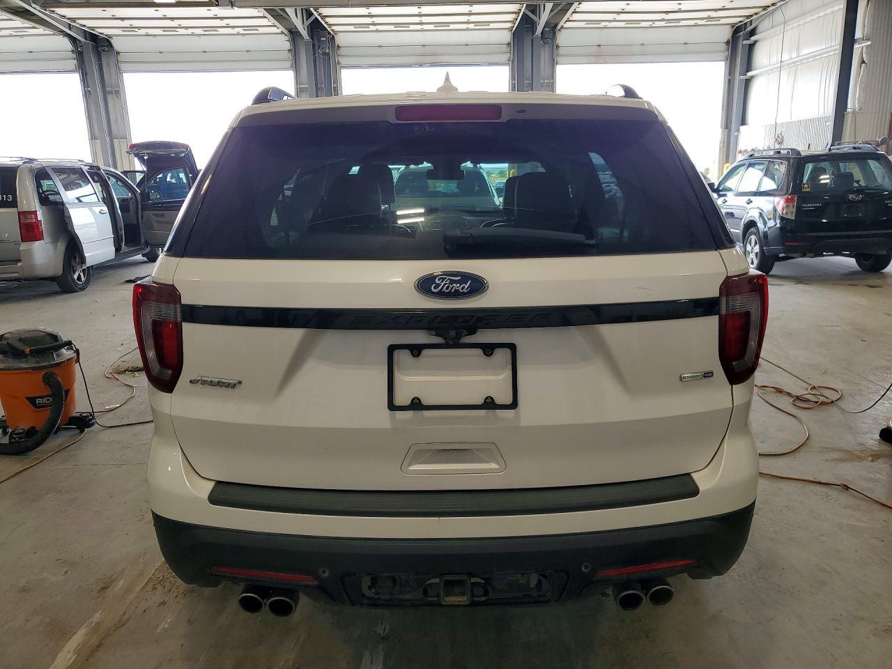 2019 Ford Explorer Sport - Image 6