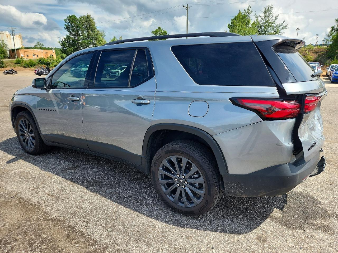 2023 Chevrolet Traverse - Фото 2