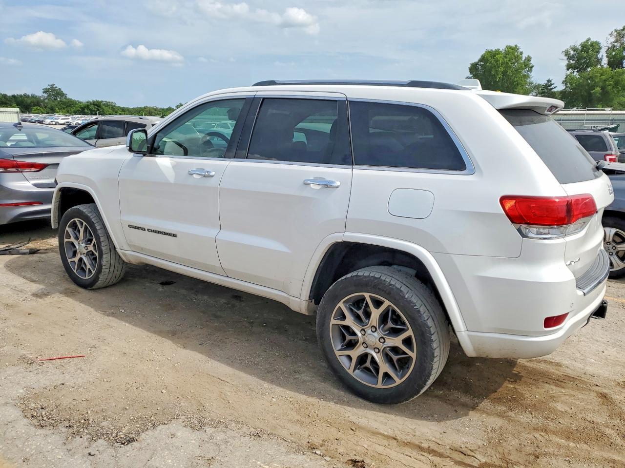 2020 Jeep Grand Cherokee Overland - Фото 2