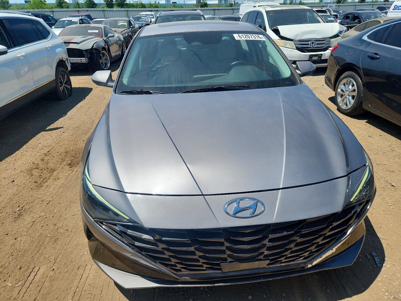 2023 Hyundai Elantra Limited - Image 5