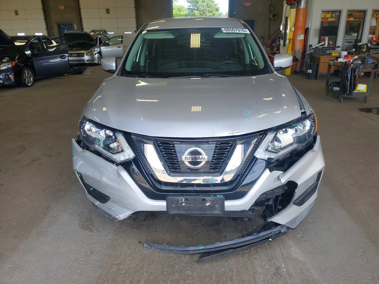 2017 Nissan Rogue S - Фото 5