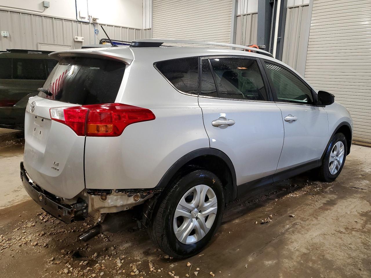 2015 Toyota Rav4 Le - Image 3