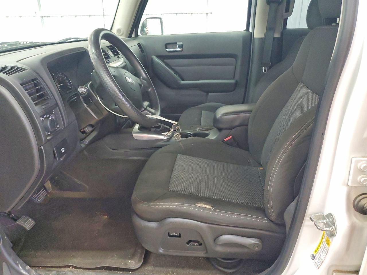 2009 Hummer H3 - Image 7