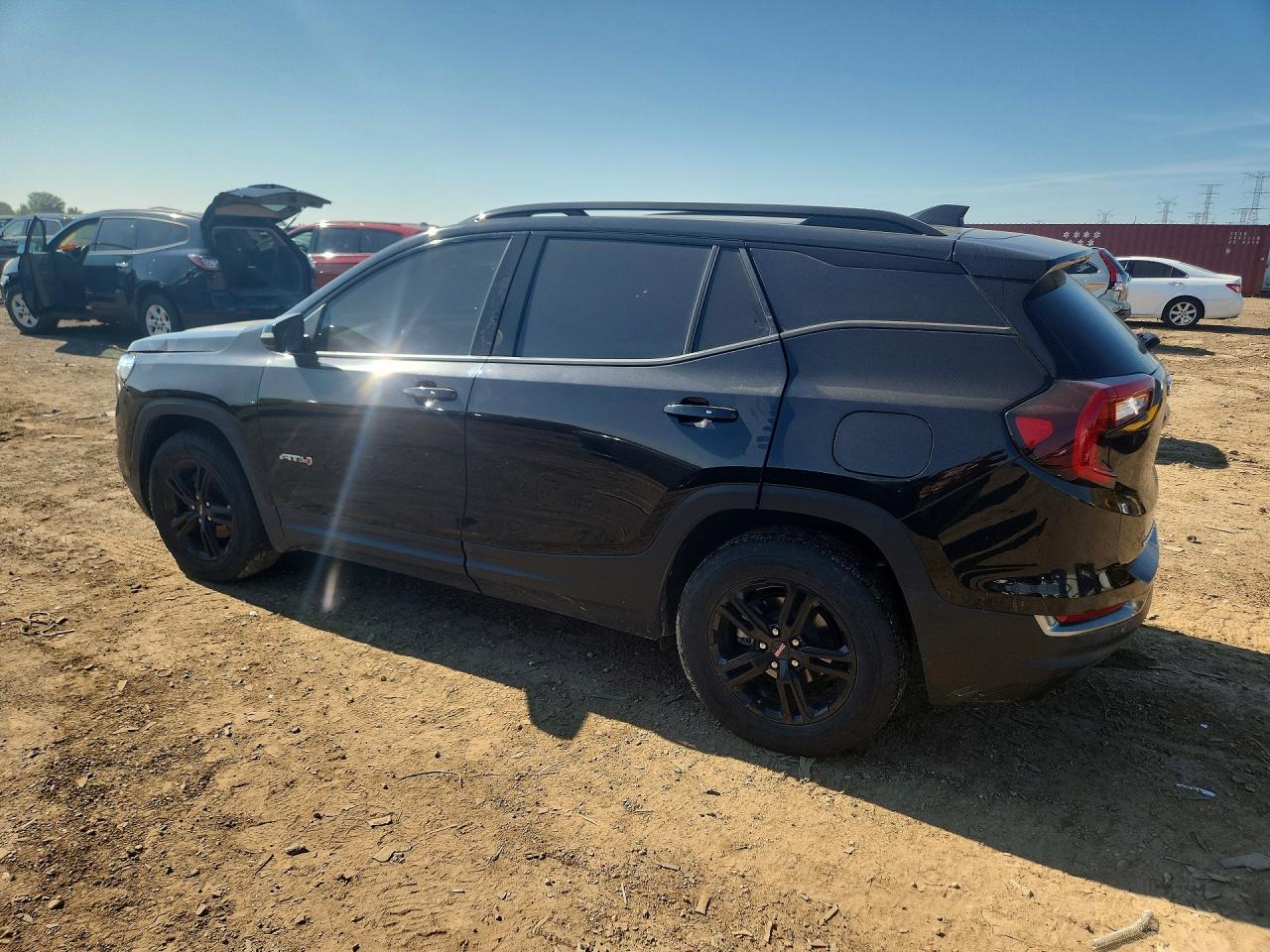 2024 GMC Terrain At4 - Фото 2