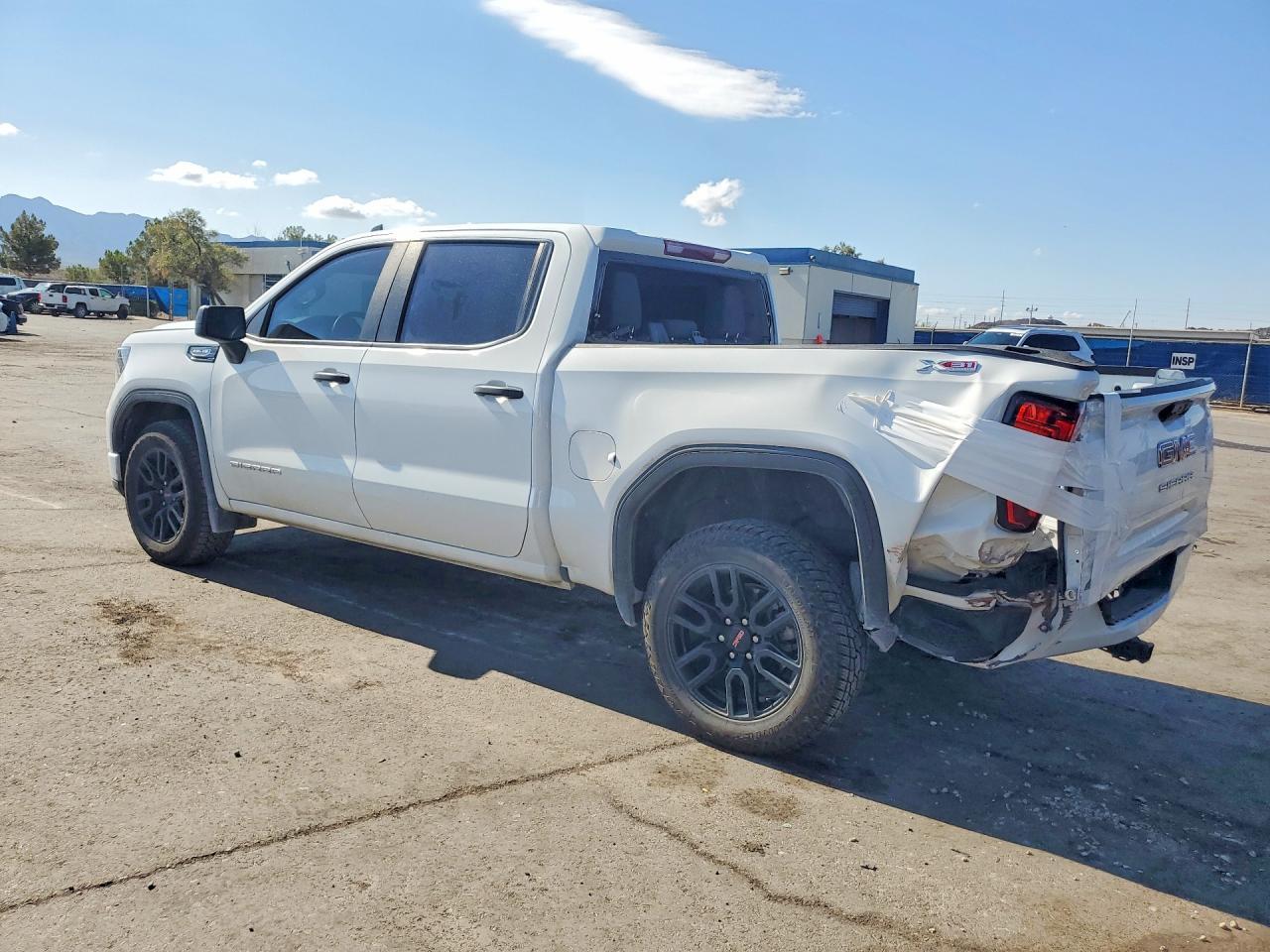 2023 GMC Sierra K1500 - Image 2
