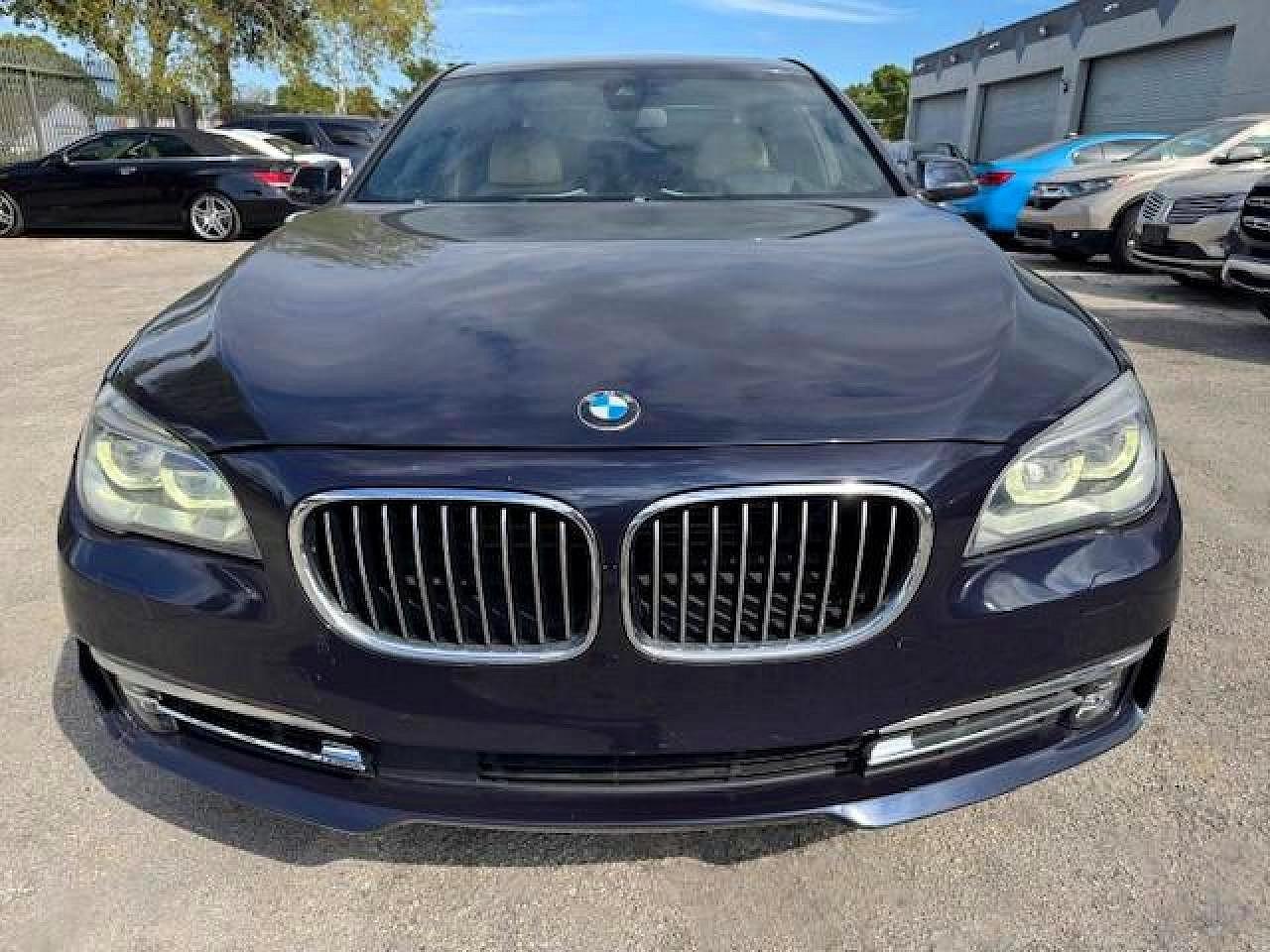2015 BMW 750 Xi - Фото 5