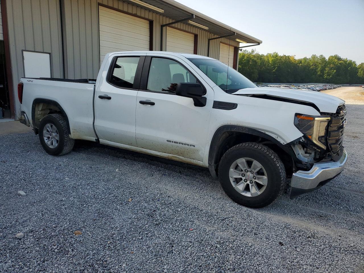 2023 GMC Sierra K1500 - Image 4