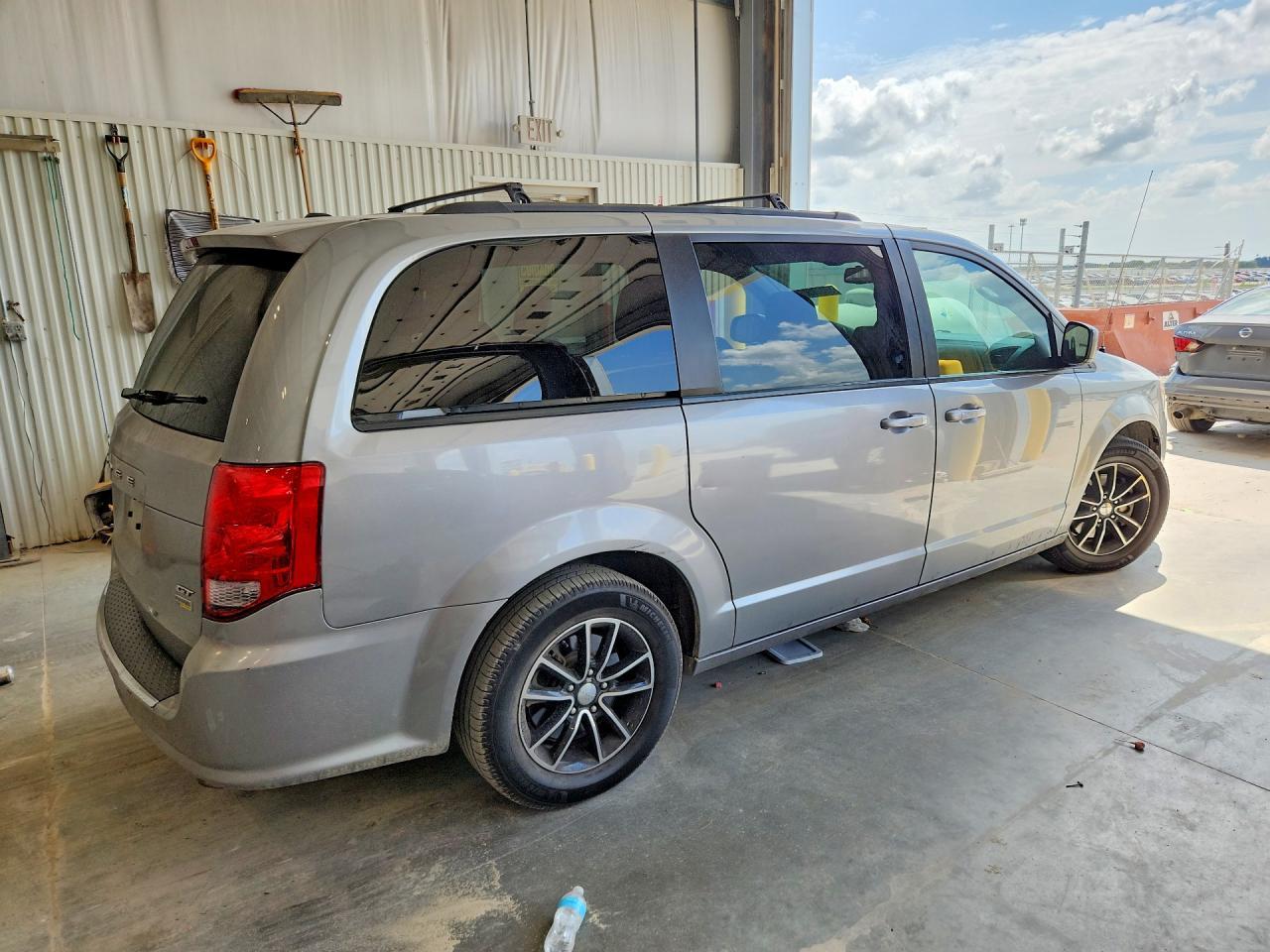 2019 Dodge Grand Caravan Gt - Image 3