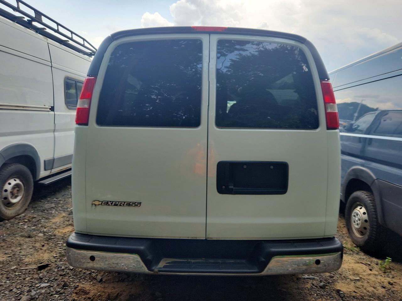 2023 Chevrolet Express G3500 Ls - Фото 6