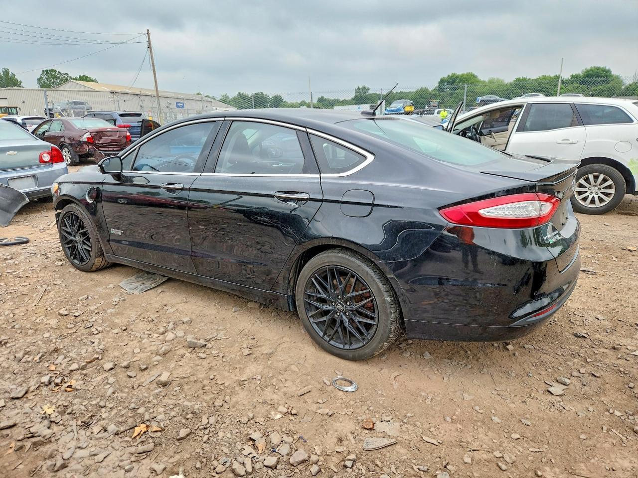 2016 Ford Fusion Titanium Phev - Фото 2