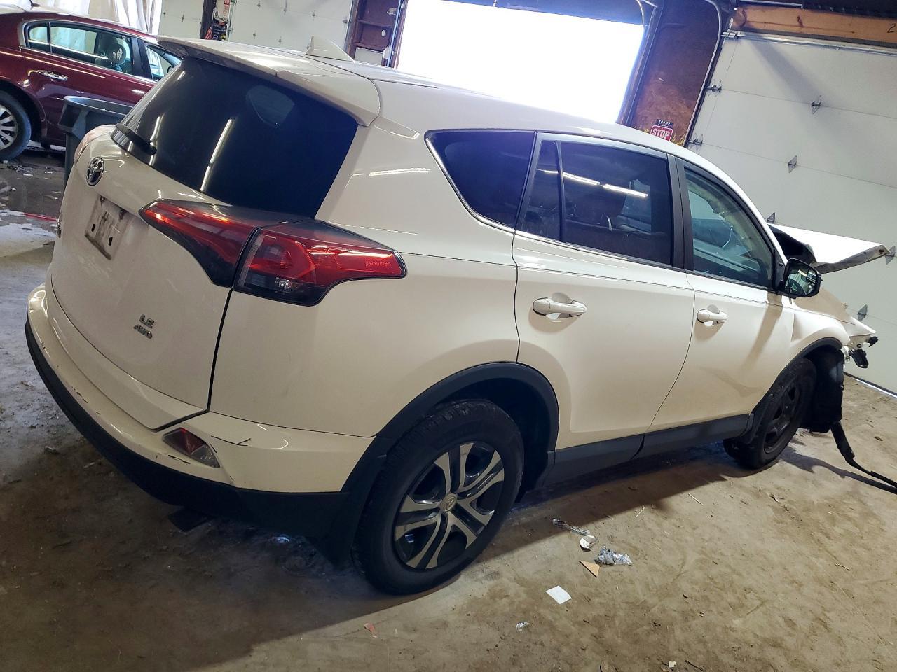 2018 Toyota Rav4 Le - Image 3